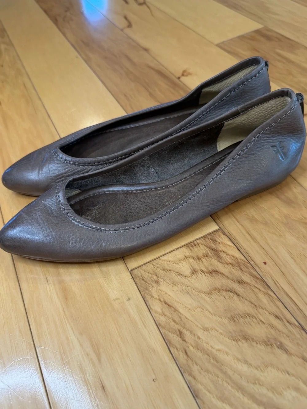 FRYE Regina Grey Leather Pointed Toe Ballet Flats Whipstitch Back Heel Tie 7.5